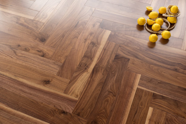 Английская елка 90⁰ Coswick American Walnut Масло (1322-3201-30) Традишинал (1,29 м2)