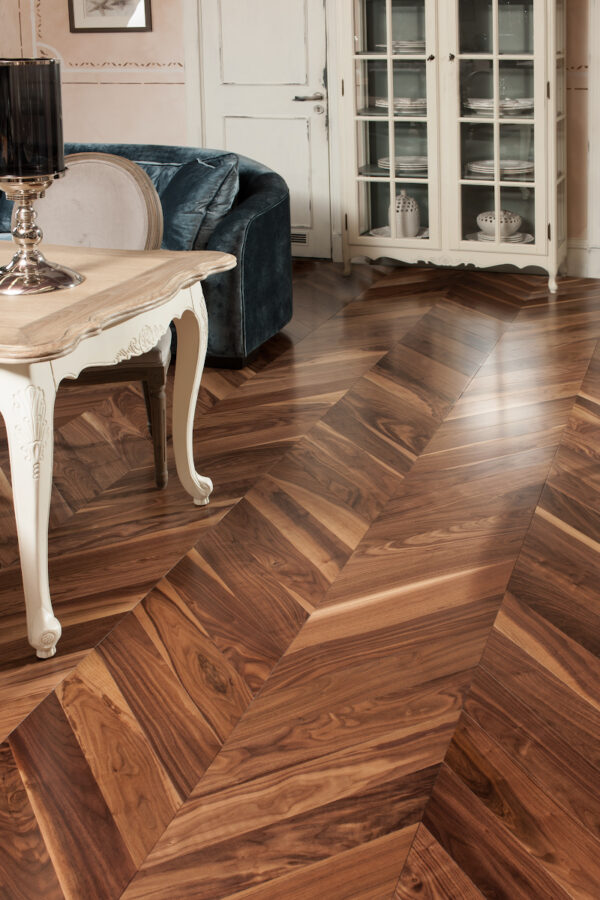 Французская елка 60⁰ Coswick American Walnut Масло (1376-3201-30) Традиш. (1,392 м2)