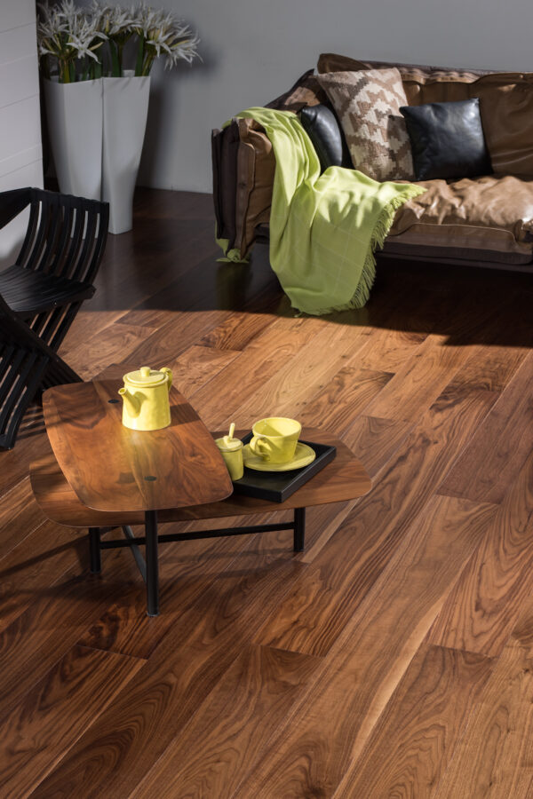 Паркетная доска Coswick American Walnut Лак (1363-1101-30) Селект (1,86 м2)